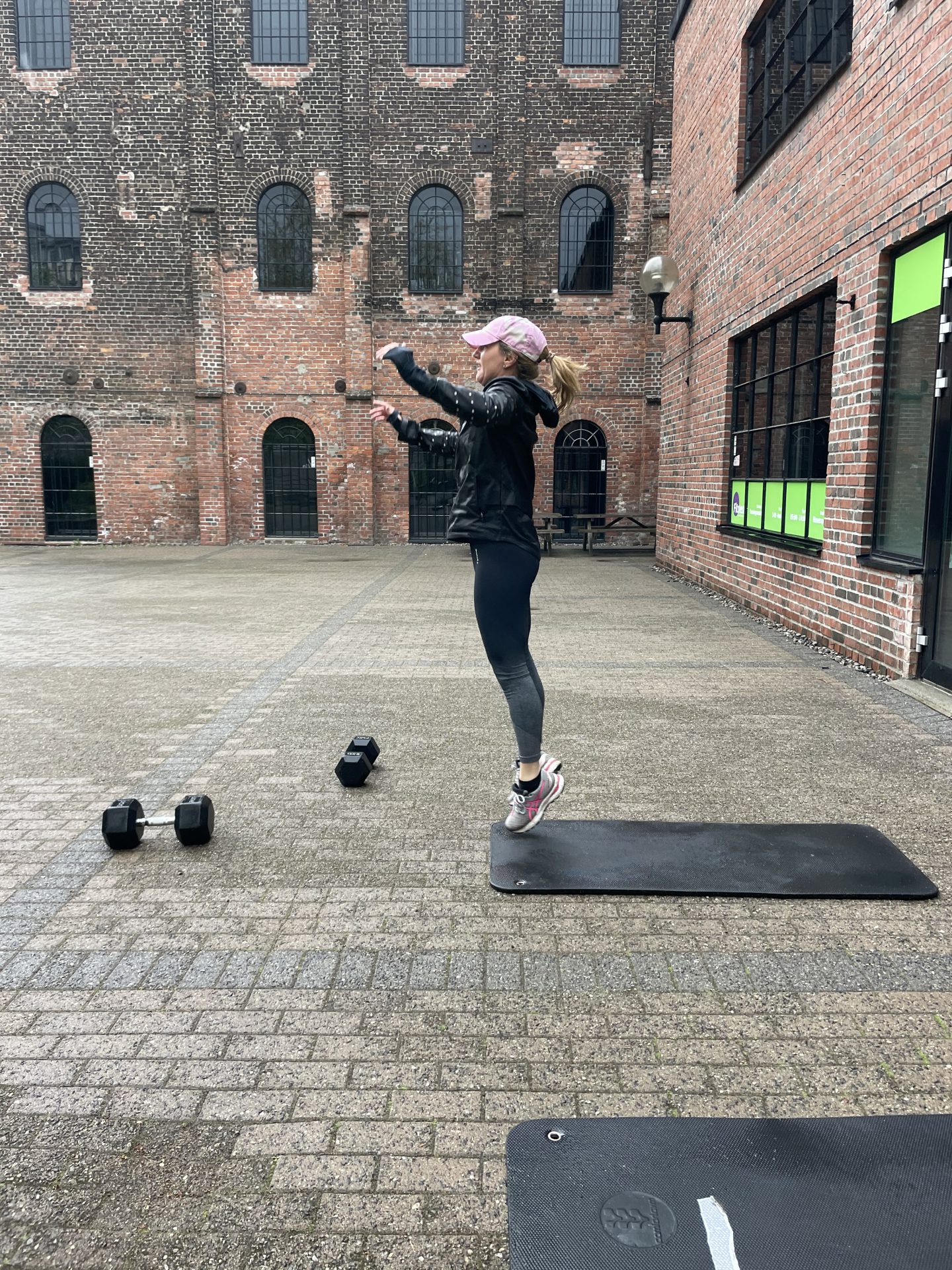 Yoga mot korsryggsmerter – øvelser, råd og trening IMG-4110